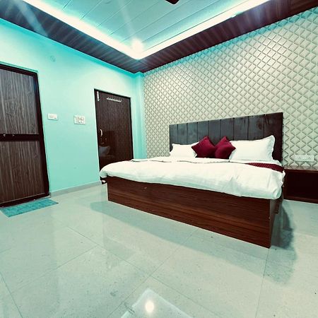 Отель Gulab Residency Варанаси Экстерьер фото