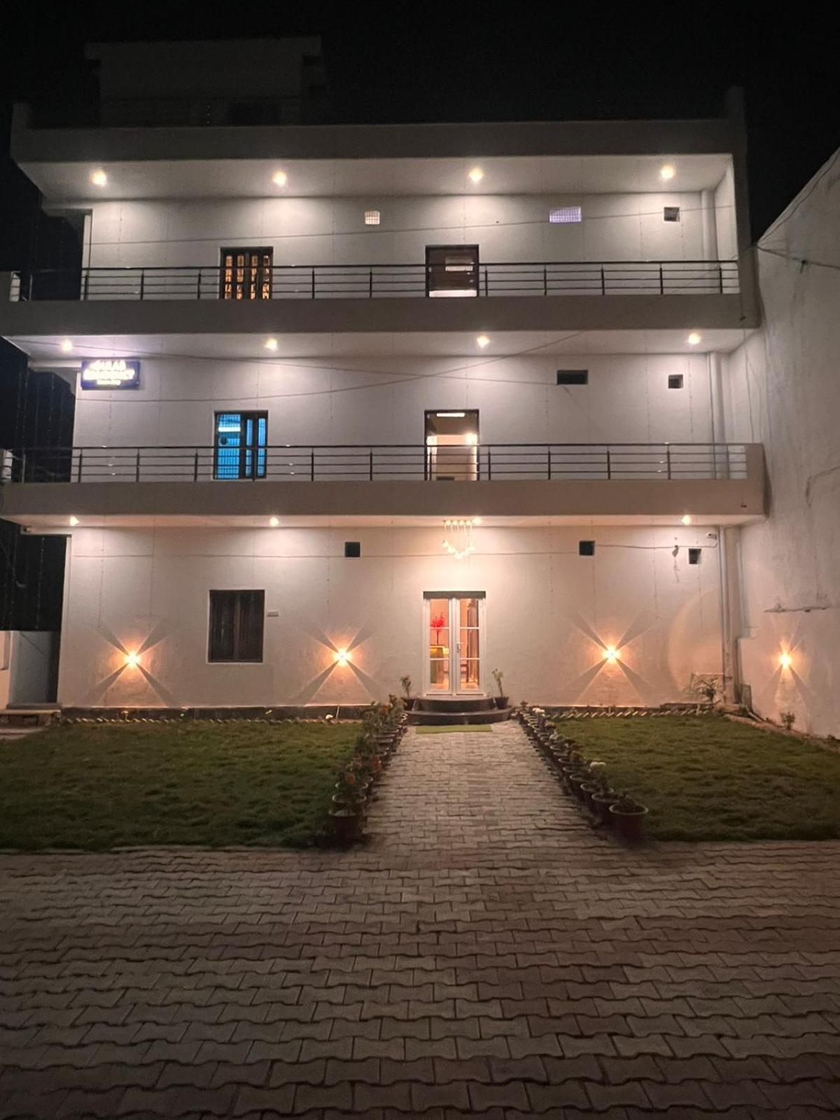 Отель Gulab Residency Варанаси Экстерьер фото